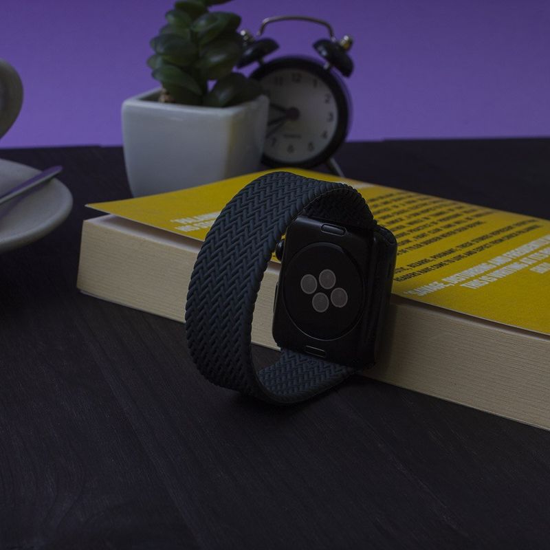 Купити Ремінець COTEetCI W59 чорний для Apple Watch 38/40mm (135) за найкращою ціною в Україні 🔔, наш інтернет - магазин гарантує якість і швидку доставку вашого замовлення 🚀