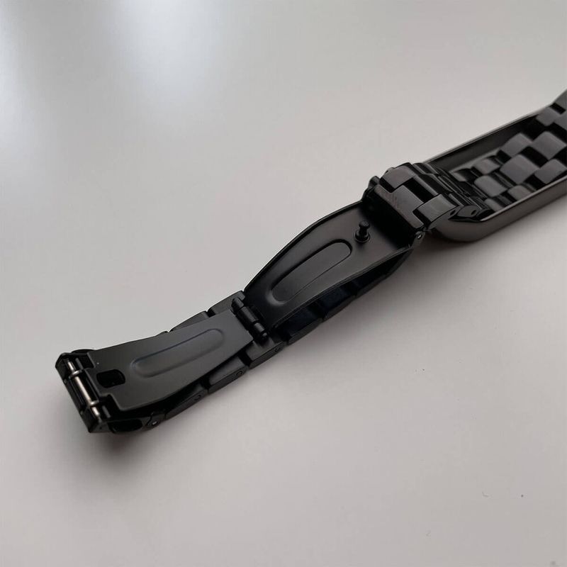 Купить Металический ремешок oneLounge Stainless Metal Strap Black для Xiaomi Mi Band 5 | 6 по лучшей цене в Украине 🔔 ,  наш интернет - магазин гарантирует качество и быструю доставку вашего заказа 🚀
