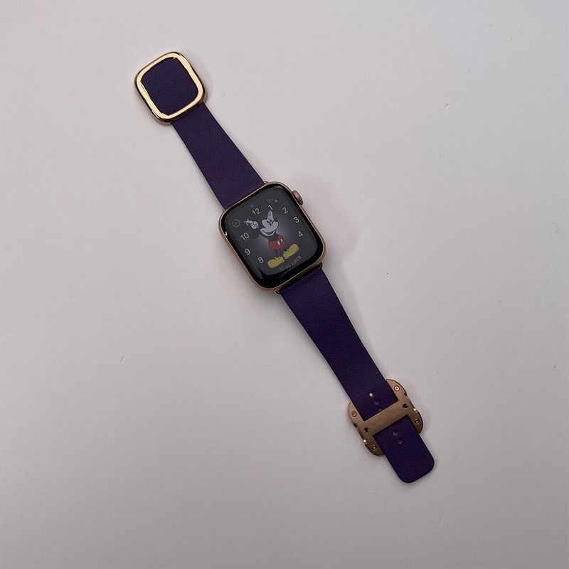 Купити Ремінець oneLounge Modern Buckle Dark Aubergine для Apple Watch 44mm | 42mm SE | 6 | 5 | 4 | 3 | 2 | 1 OEM за найкращою ціною в Україні 🔔, наш інтернет - магазин гарантує якість і швидку доставку вашого замовлення 🚀