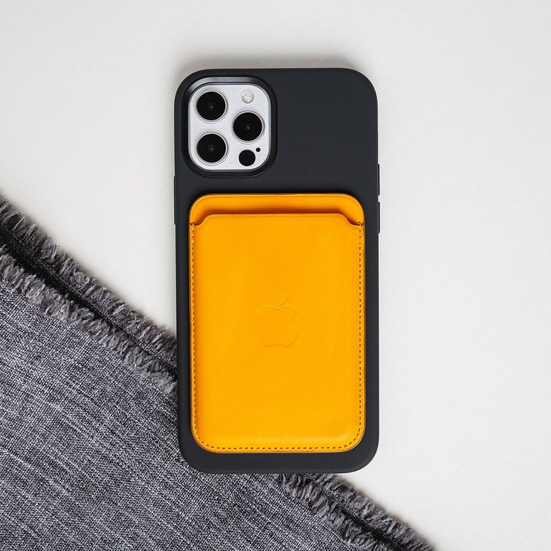 Купить Чехол с поддержкой MagSafe Switcheasy MagSkin черный для iPhone 12 mini по лучшей цене в Украине 🔔 ,  наш интернет - магазин гарантирует качество и быструю доставку вашего заказа 🚀