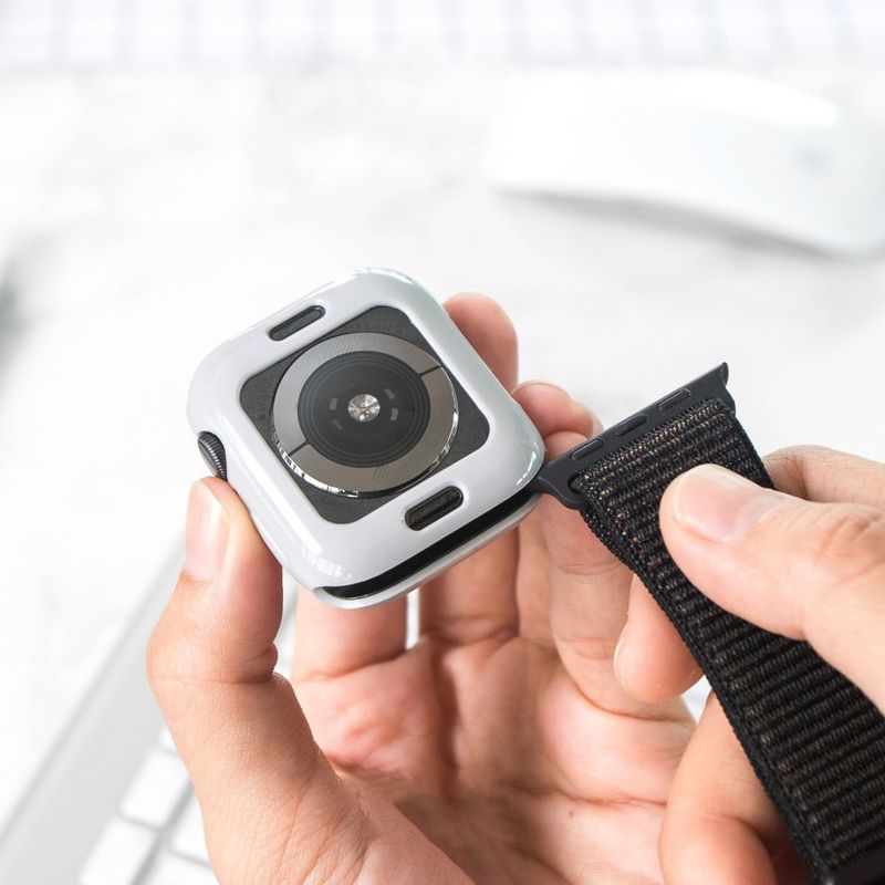 Купити Силіконовий чохол Coteetci TPU Case сірий для Apple Watch 4/5 40mm за найкращою ціною в Україні 🔔, наш інтернет - магазин гарантує якість і швидку доставку вашого замовлення 🚀