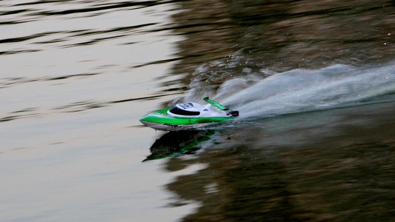 Купити Катер на радиоуправлении Fei Lun FT009 High Speed Boat (зеленый) за найкращою ціною в Україні 🔔, наш інтернет - магазин гарантує якість і швидку доставку вашого замовлення 🚀
