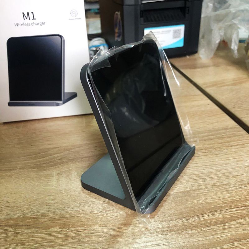 Купить Беспроводная зарядка Wiwu M1 Desktop Wireless Charger Black по лучшей цене в Украине 🔔 ,  наш интернет - магазин гарантирует качество и быструю доставку вашего заказа 🚀